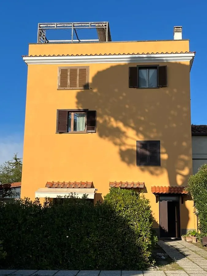 Residence La Villa Attico Panoramico Montescudaio 0*,  Italia
