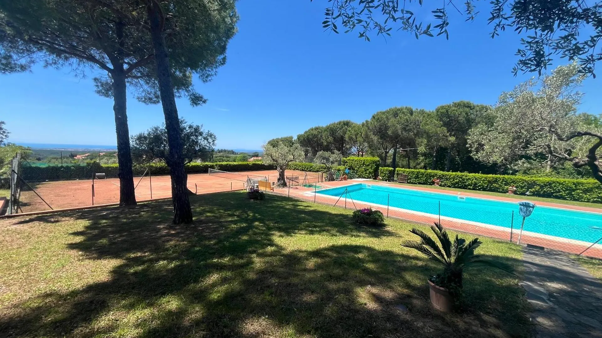 Apartahotel Residence La Villa Attico Panoramico Montescudaio